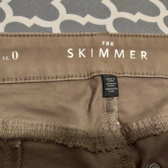 🎁 WHBM Vintage, The Skimmer Jeans. Motto Inspired with Gorgeous Velveteen Trim - Picture 13 of 16